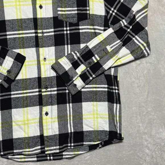 Cakeworthy Beetlejuice Flannel Unisex L The Ghost With The Most Halloween RARE - Picture 5 of 11